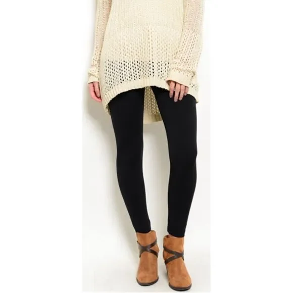 BLACK Stretchy Leggings 🌹SALE - Picture 3 of 4